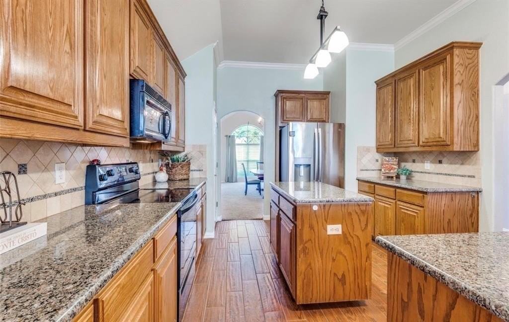 2620 Britany Cir - Photo 6 of 12