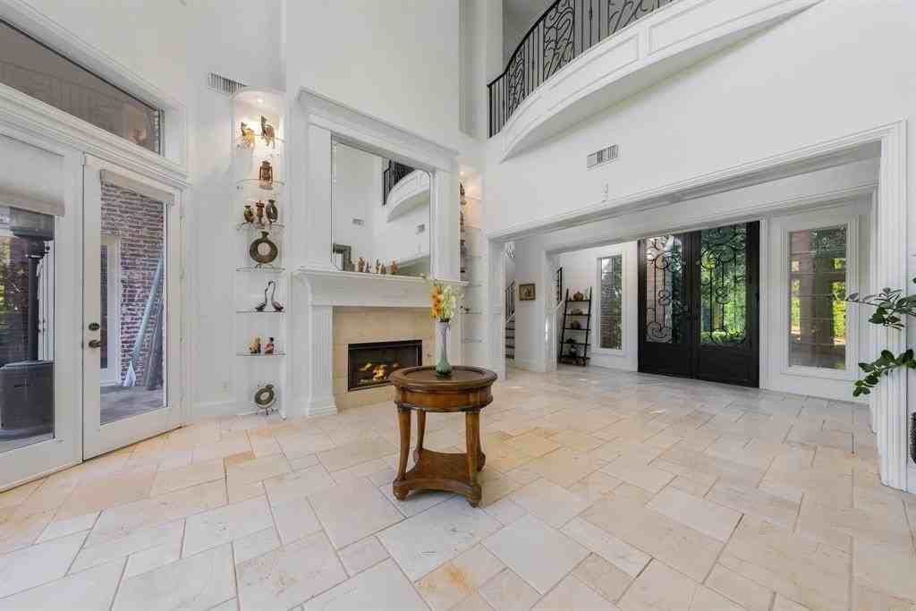 3205 High Point Dr - Photo 6 of 40