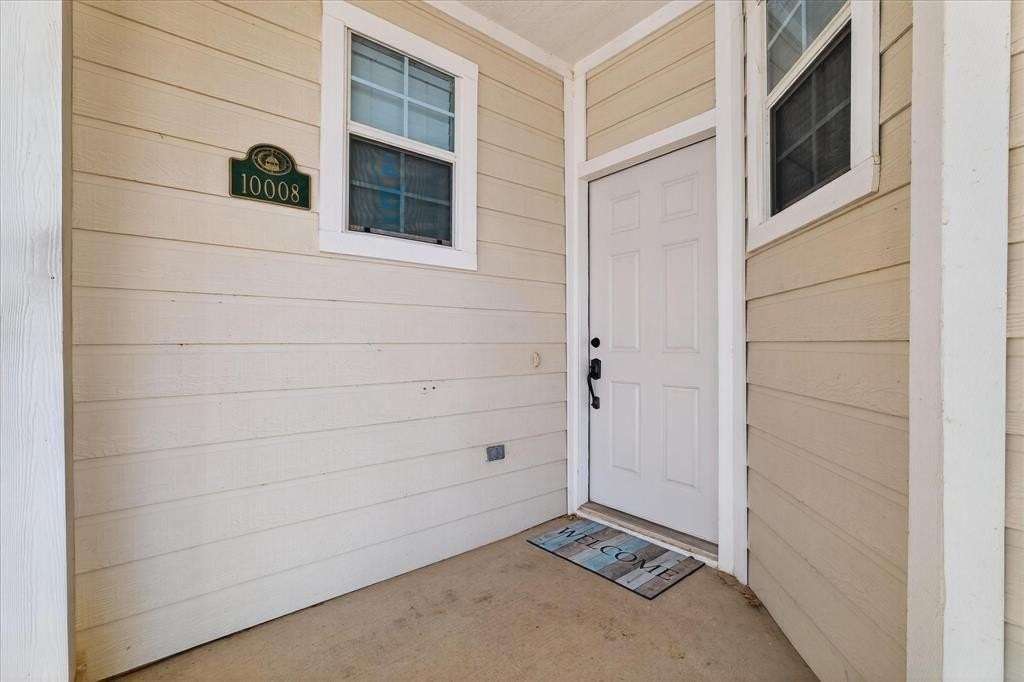10008 Hanover Dr - Photo 5 of 25