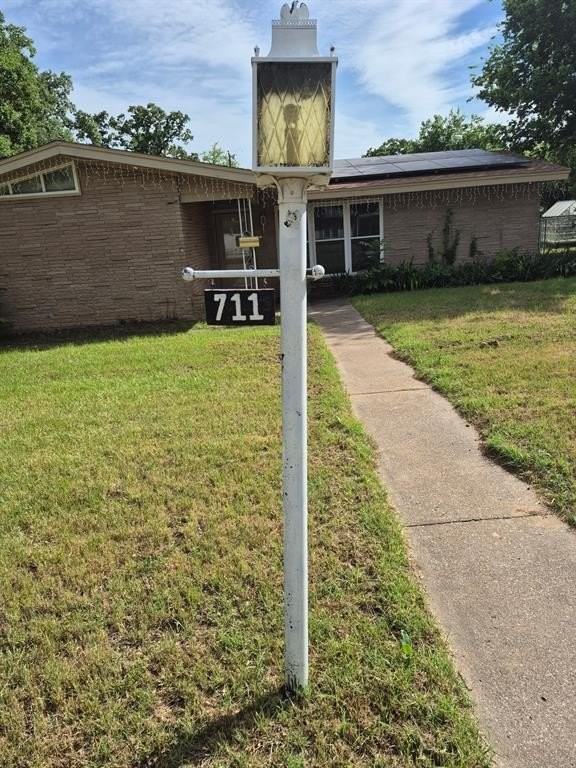711 Cherry St - Photo 2 of 5