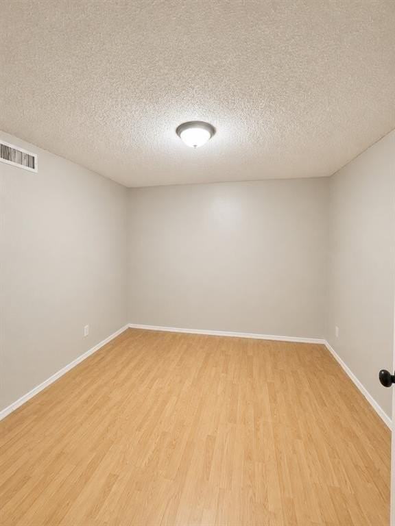1409 Glacier Dr - Photo 5 of 15