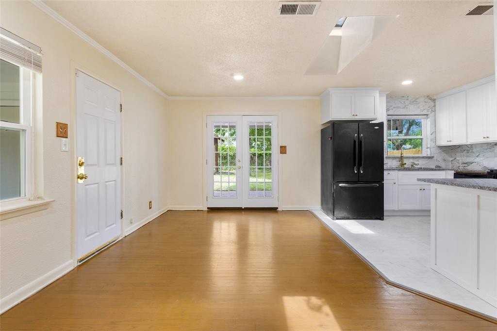 1513 Park Pl - Photo 3 of 17