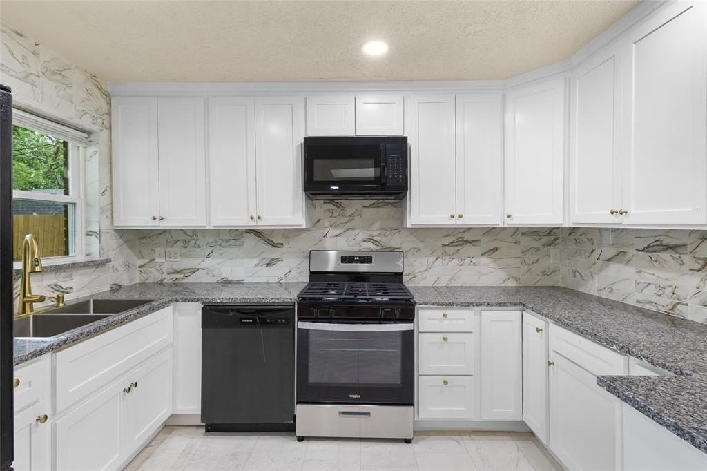 1513 Park Pl - Photo 5 of 17
