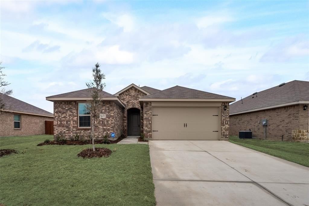 1131 Elijah Way - Photo 4 of 18