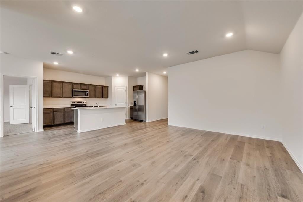 1131 Elijah Way - Photo 5 of 18