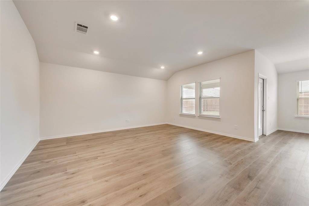 1131 Elijah Way - Photo 6 of 18