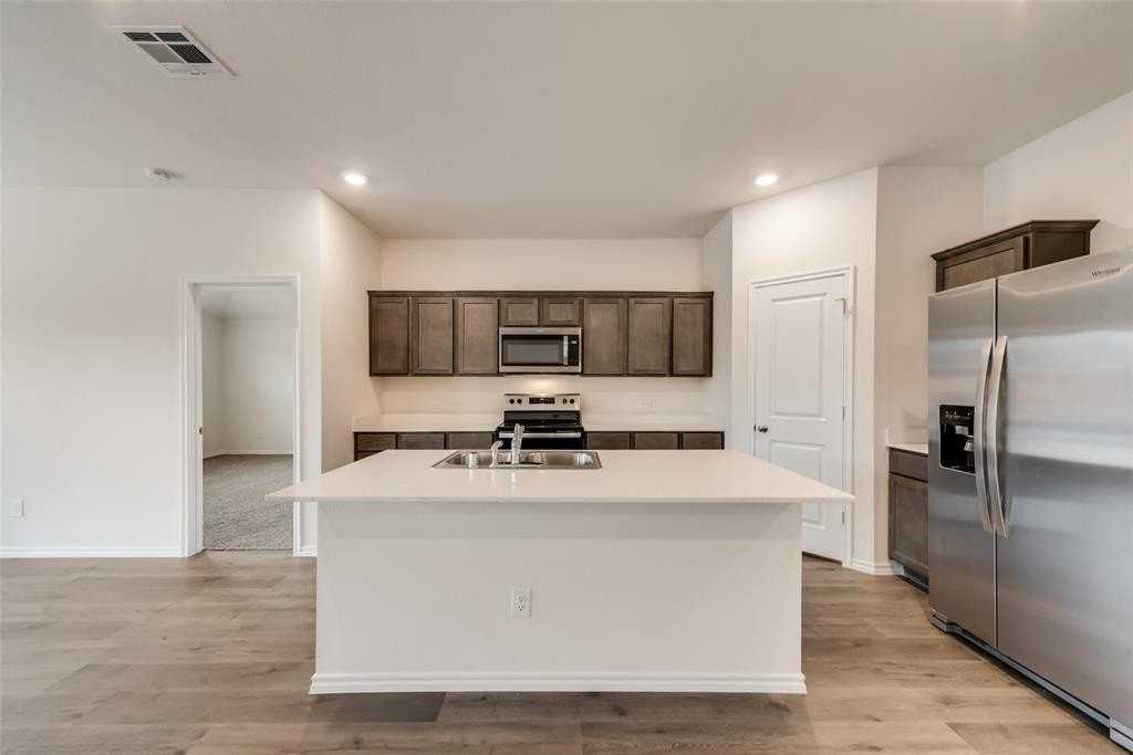 1131 Elijah Way - Photo 7 of 18