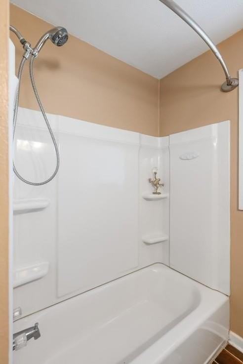 1120 Margaret St - Photo 4 of 17