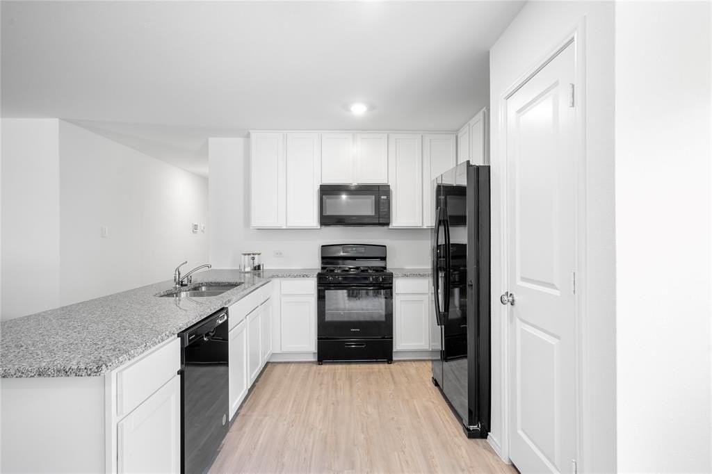 1907 Wild Orchard Ln - Photo 3 of 17