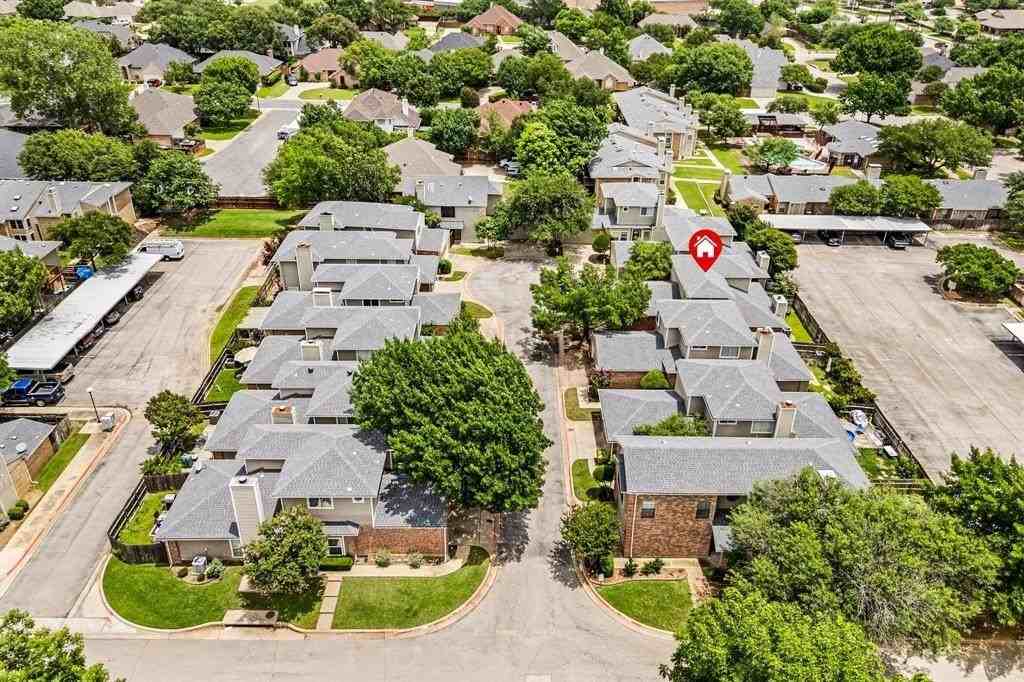 1919 Maplewood Trl - Photo 2 of 39
