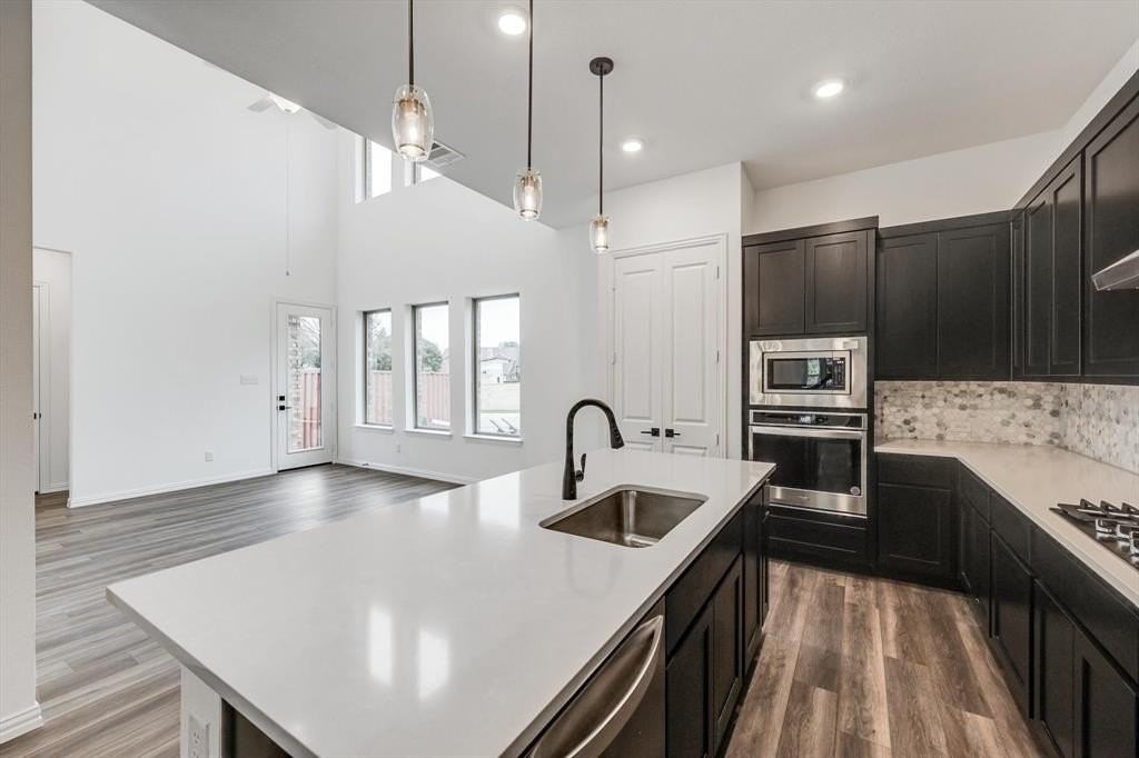 218 Woodson St - Photo 5 of 10