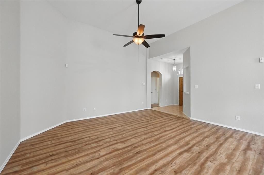 7464 Maroon Dr - Photo 5 of 18