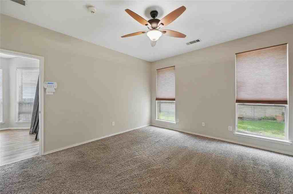7464 Maroon Dr - Photo 7 of 18