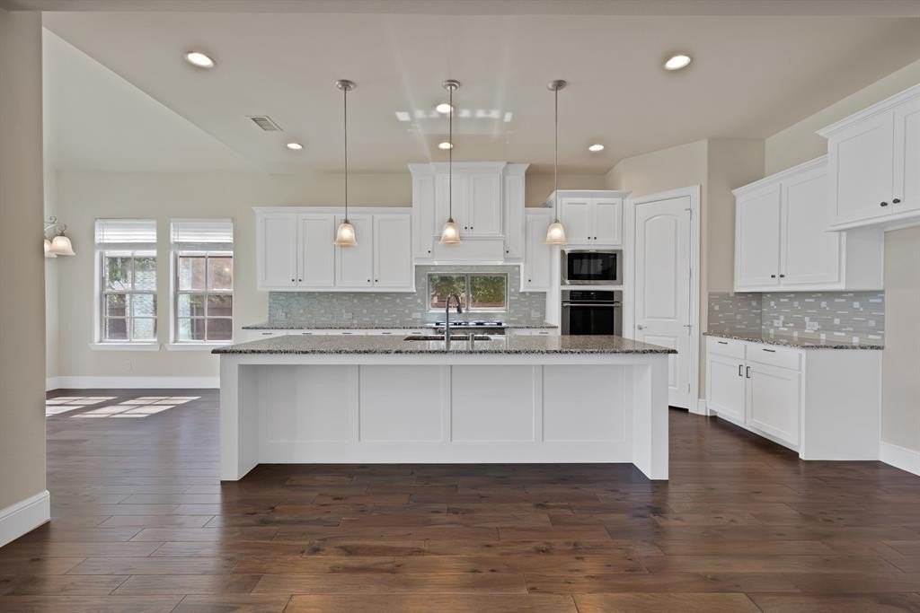 2600 Fairhill Ln - Photo 4 of 35