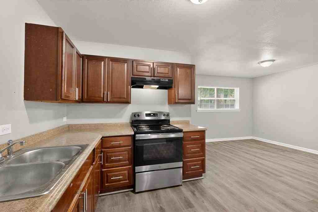 2508 Skylark Dr - Photo 6 of 40