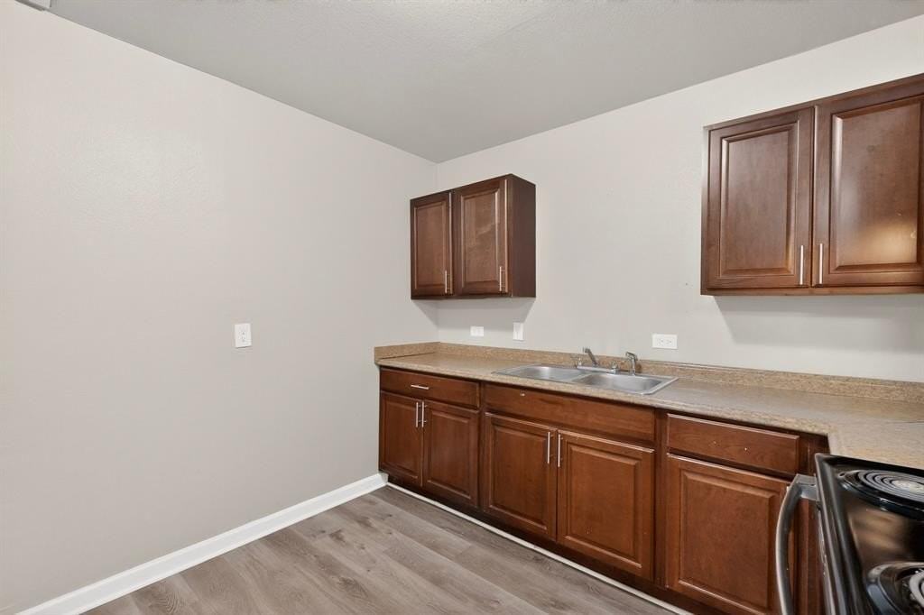 2508 Skylark Dr - Photo 7 of 40