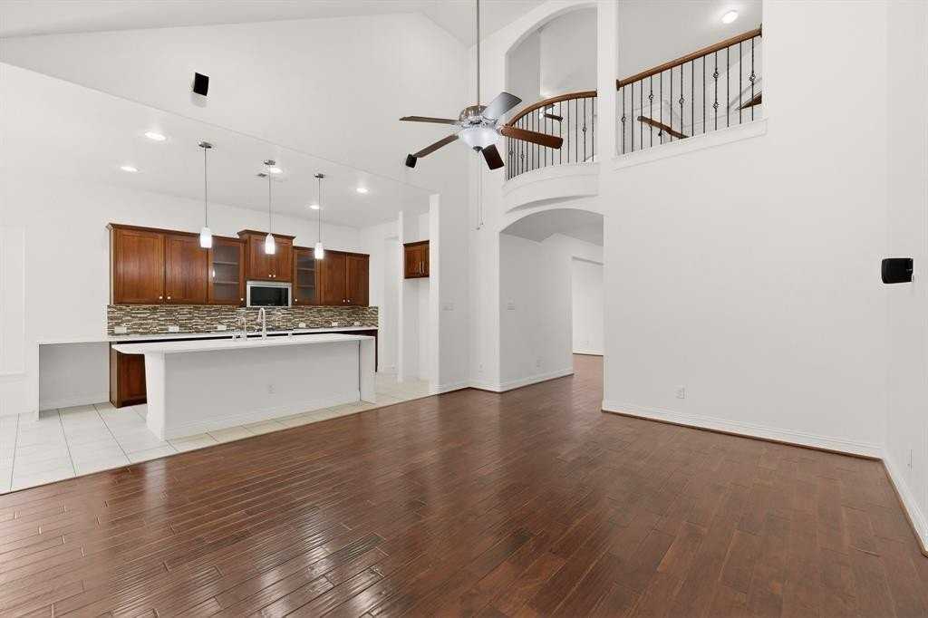 6819 Saint Francis Ct - Photo 5 of 37