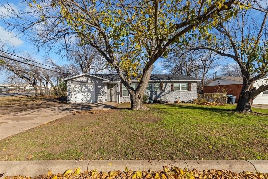1001 Altamont Dr - Photo 6 of 33