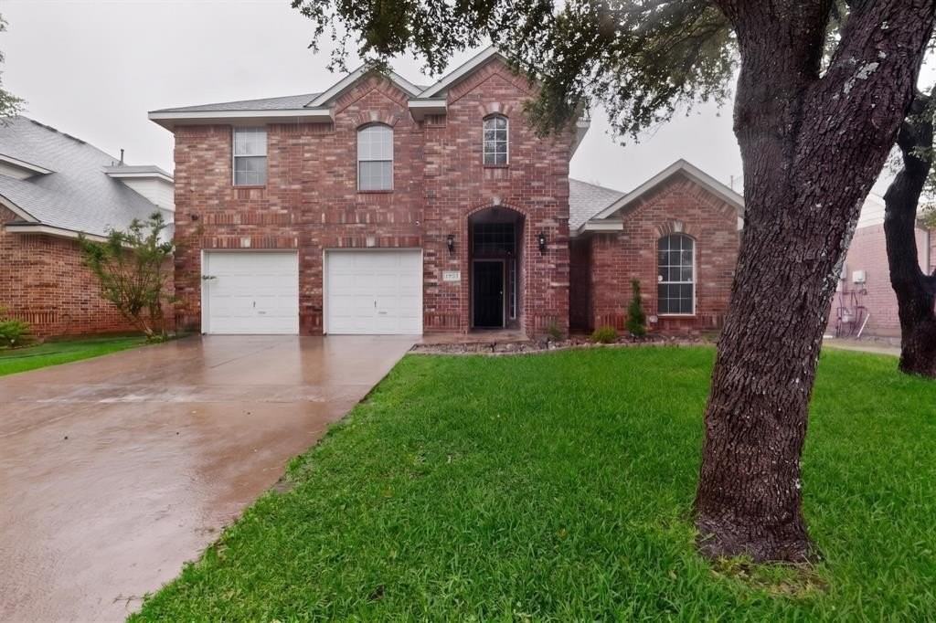7909 Stonehaven Ln - Photo 2 of 39