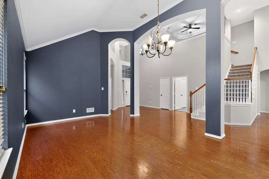 7909 Stonehaven Ln - Photo 6 of 39