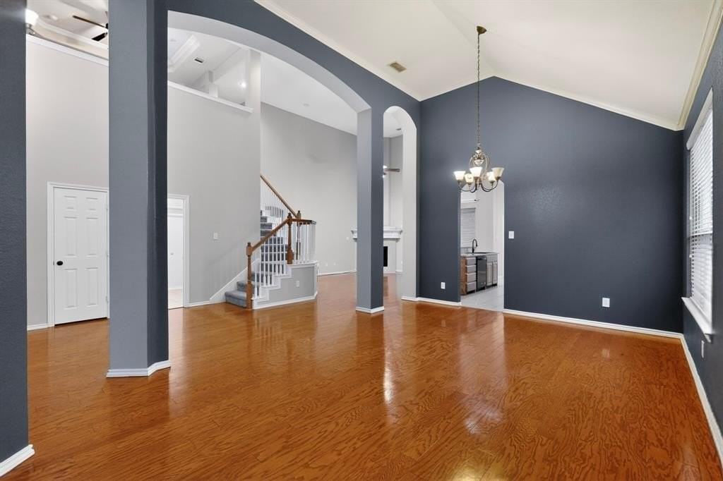 7909 Stonehaven Ln - Photo 7 of 39