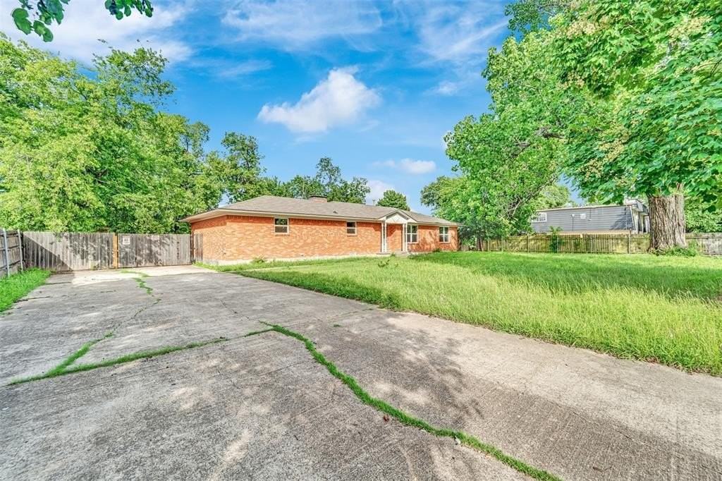 2630 Pasteur Ave - Photo 2 of 17
