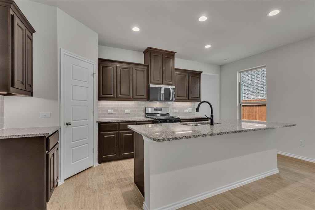 1729 Hazer Ln - Photo 7 of 23