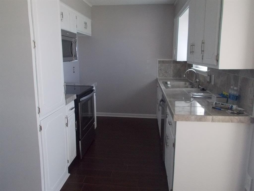1334 Lawyers Ln - Photo 4 of 13