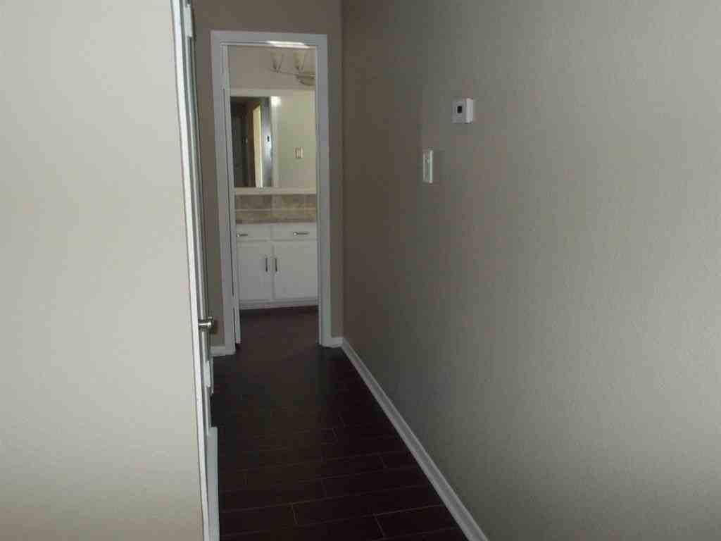 1334 Lawyers Ln - Photo 6 of 13