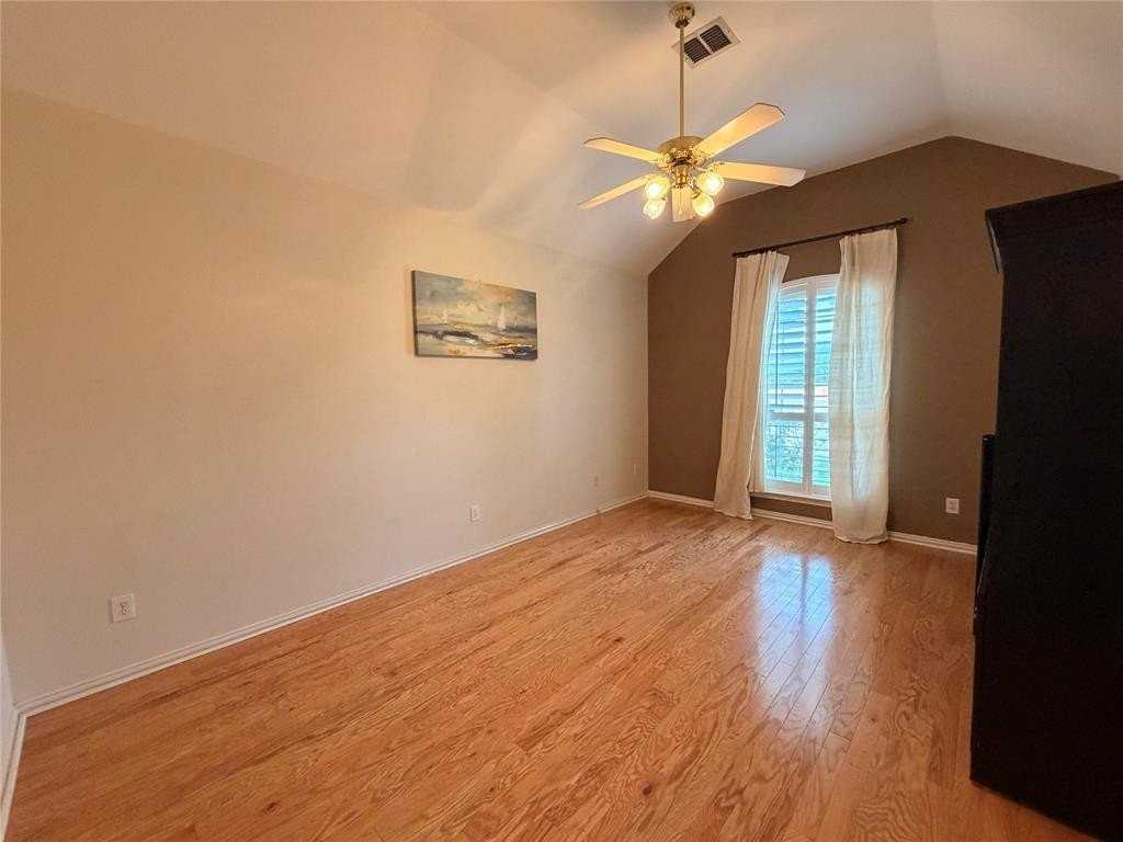 120 Stonecreek Dr - Photo 4 of 28