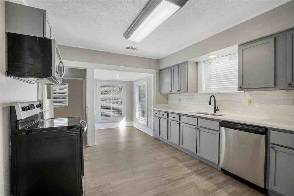 509 E Heron St - Photo 2 of 14
