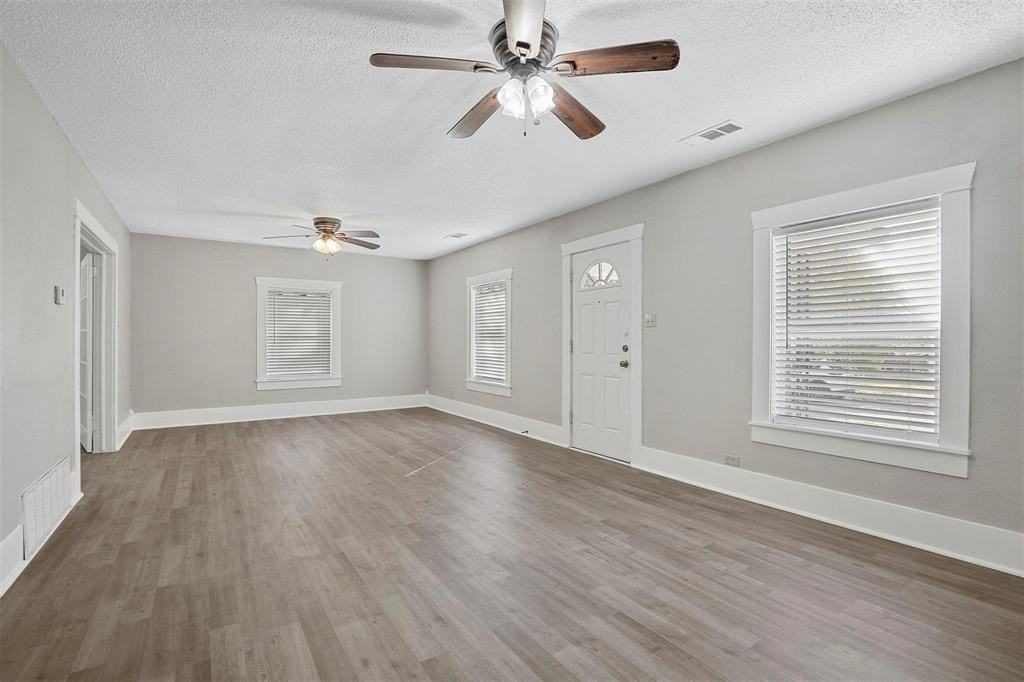 509 E Heron St - Photo 4 of 14