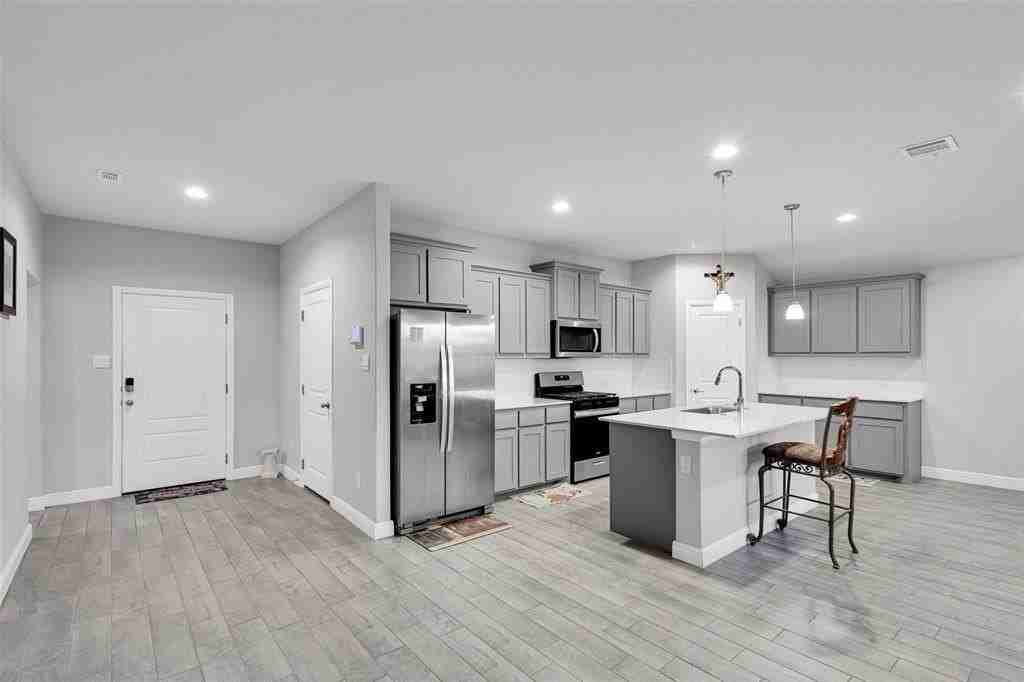 1221 Rolling Meadows Dr - Photo 2 of 27
