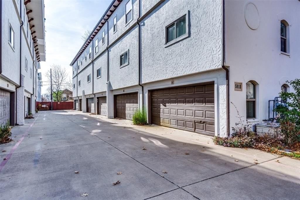 5922 Ross Ave #C - Photo 2 of 33