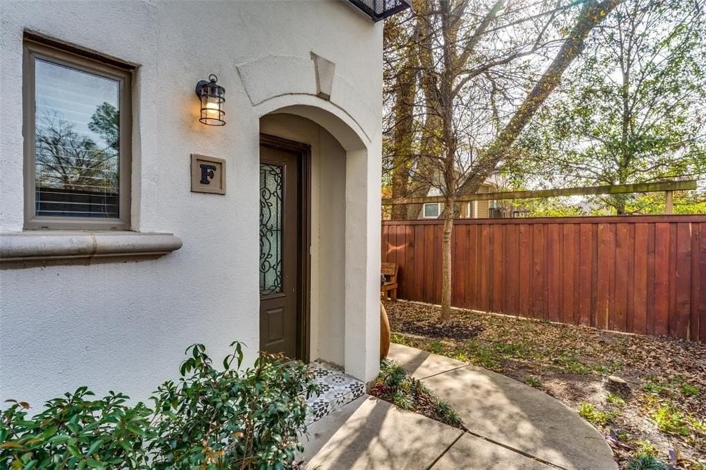 5922 Ross Ave #C - Photo 3 of 33