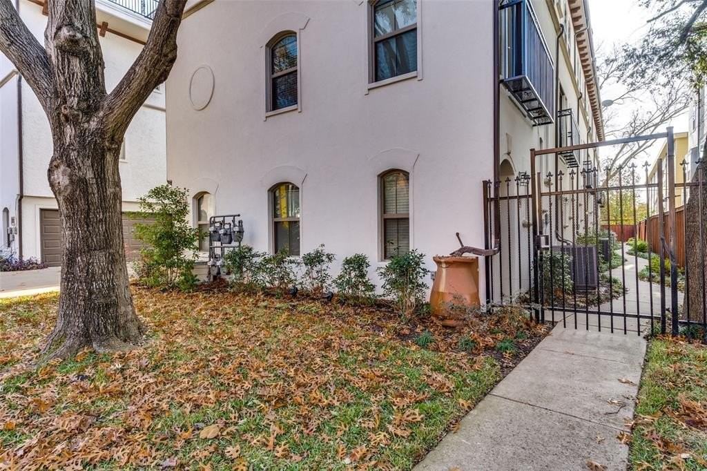 5922 Ross Ave #C - Photo 5 of 33