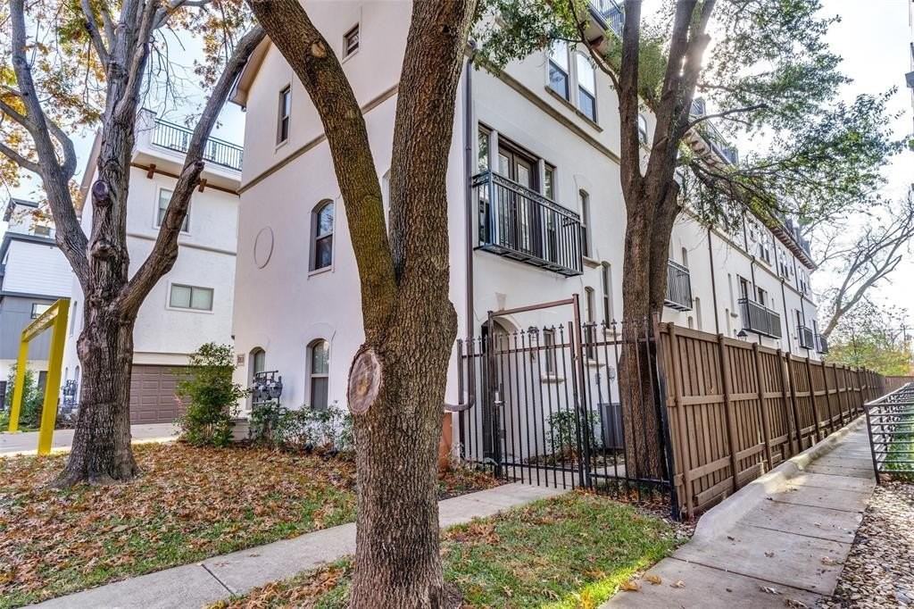 5922 Ross Ave #C - Photo 6 of 33