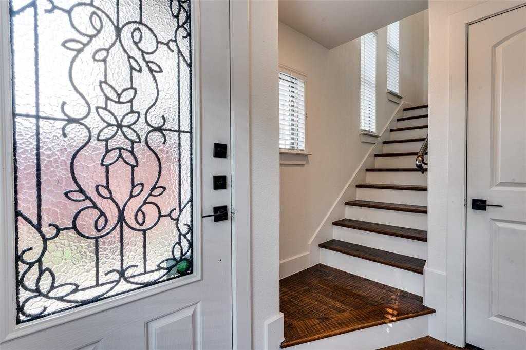5922 Ross Ave #C - Photo 7 of 33