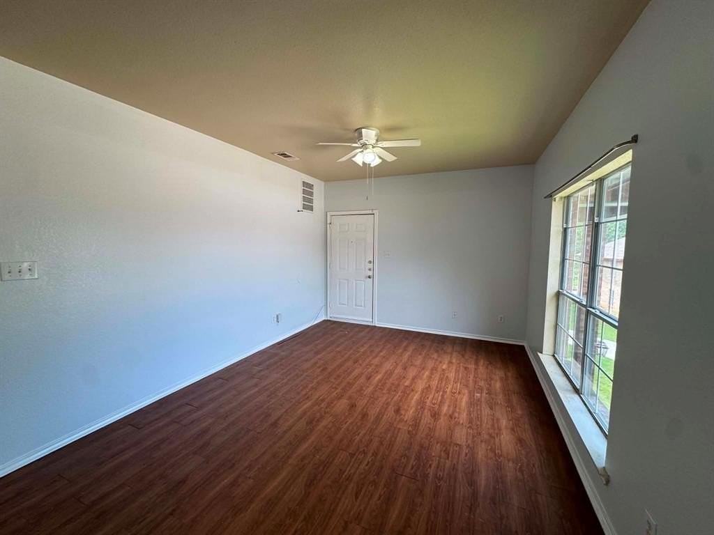 813 Betty Ct #B - Photo 4 of 15