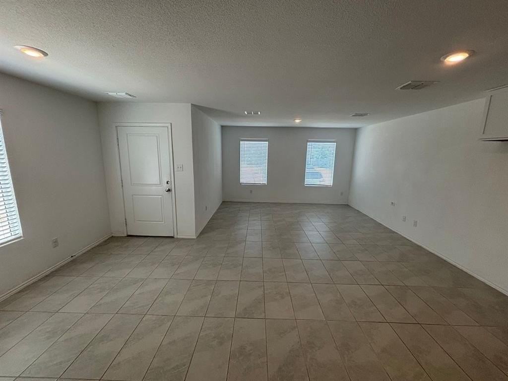 206 Sunflower St - Photo 6 of 27