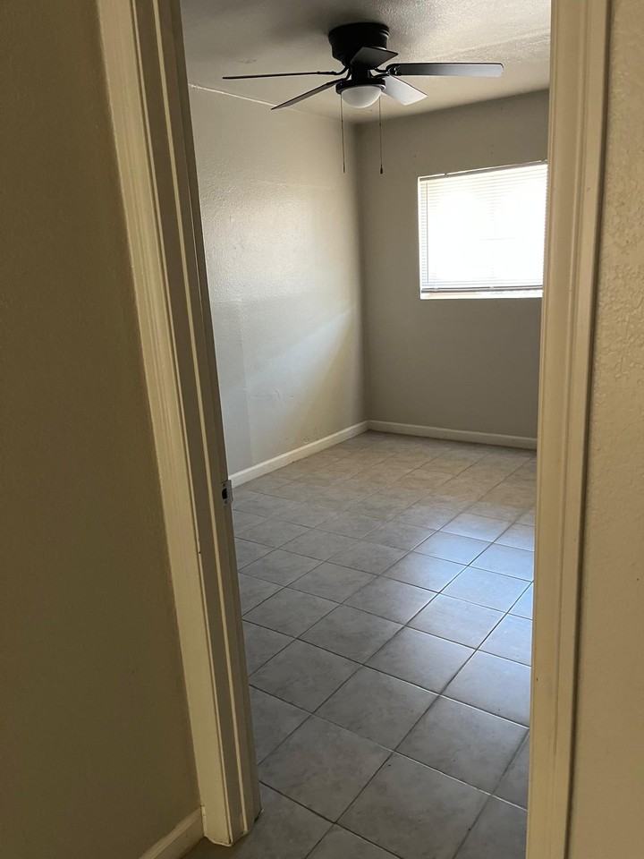129 C St #C - Photo 5 of 7