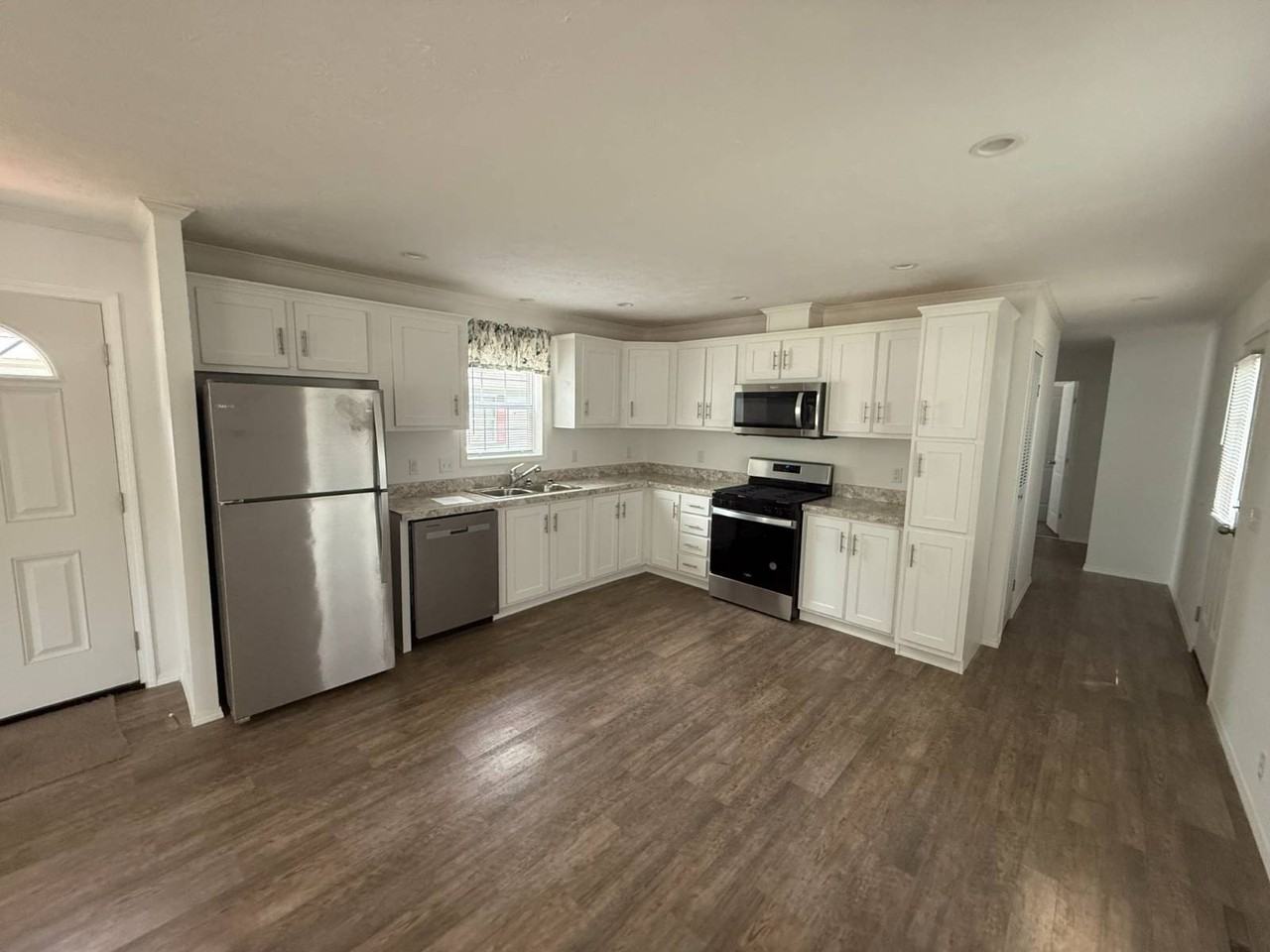 93 Curts Ln - Photo 2 of 8