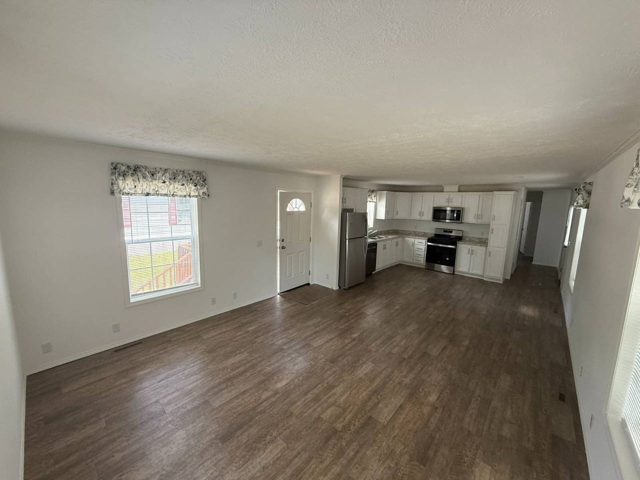 93 Curts Ln - Photo 3 of 8