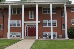 featured image of 1320 Maple Dr #4