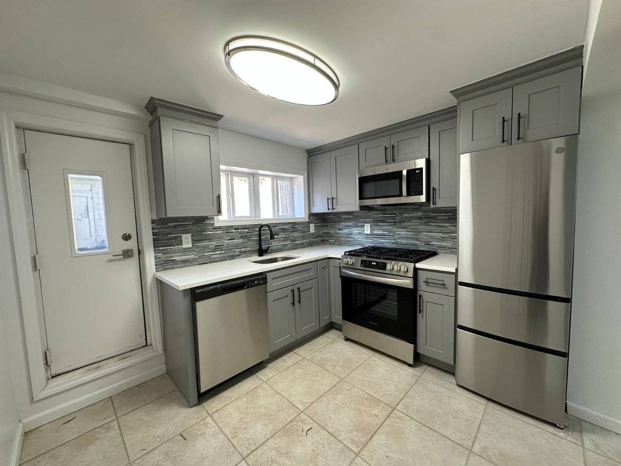 101 Pioneer St #1 - Photo 2 of 13