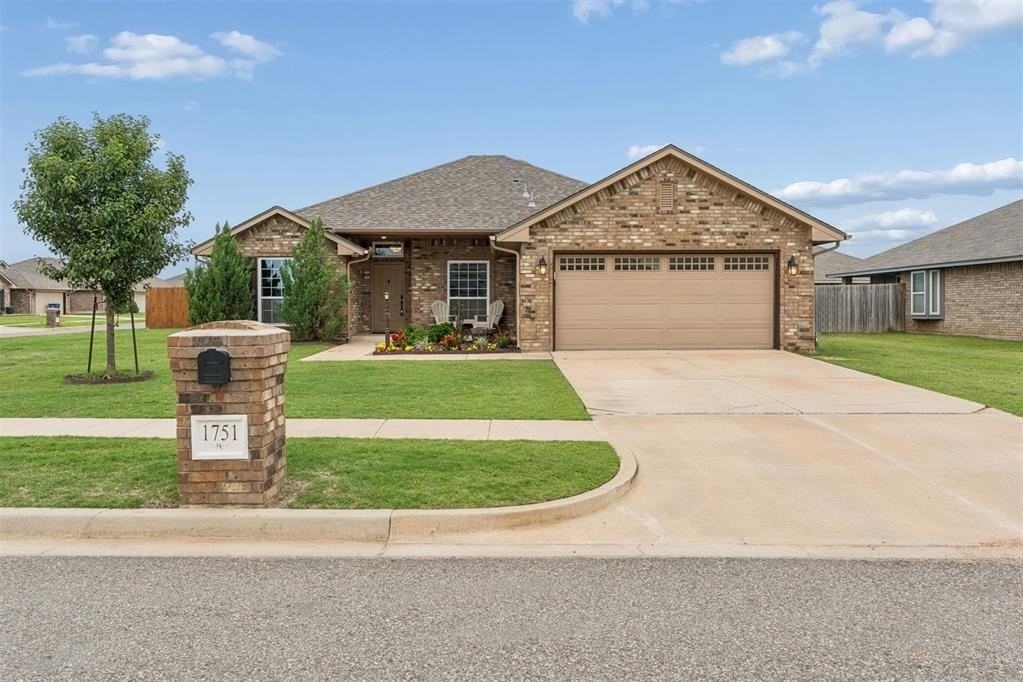 1751 Lexington Ct - Photo 2 of 49