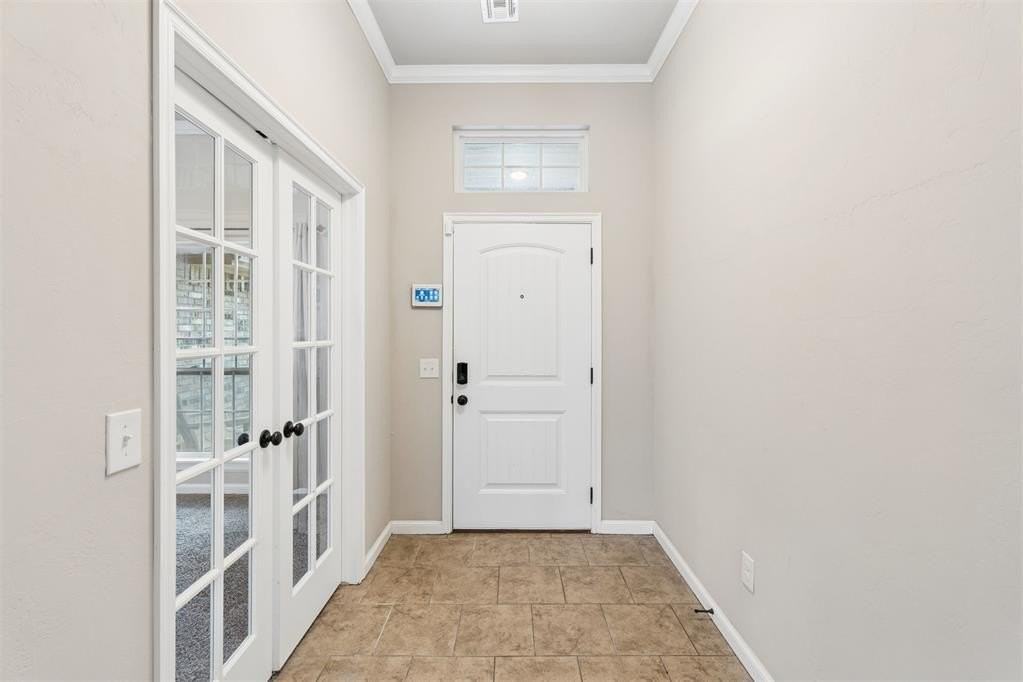 1751 Lexington Ct - Photo 5 of 49