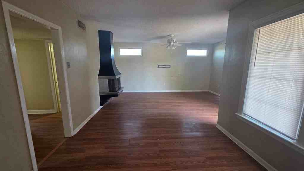 2111 W Kentucky Ave - Photo 2 of 13