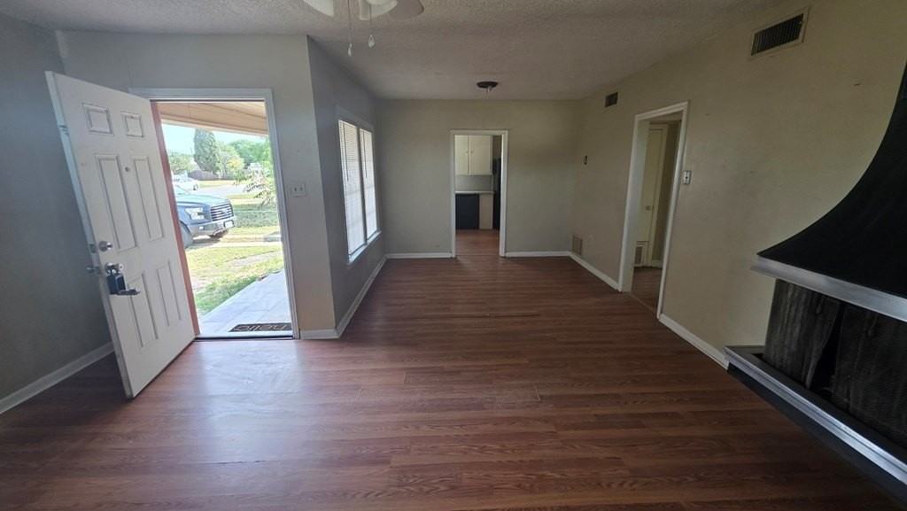 2111 W Kentucky Ave - Photo 3 of 13
