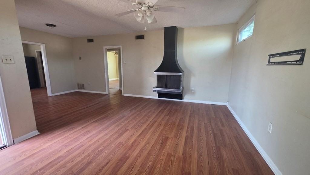 2111 W Kentucky Ave - Photo 4 of 13